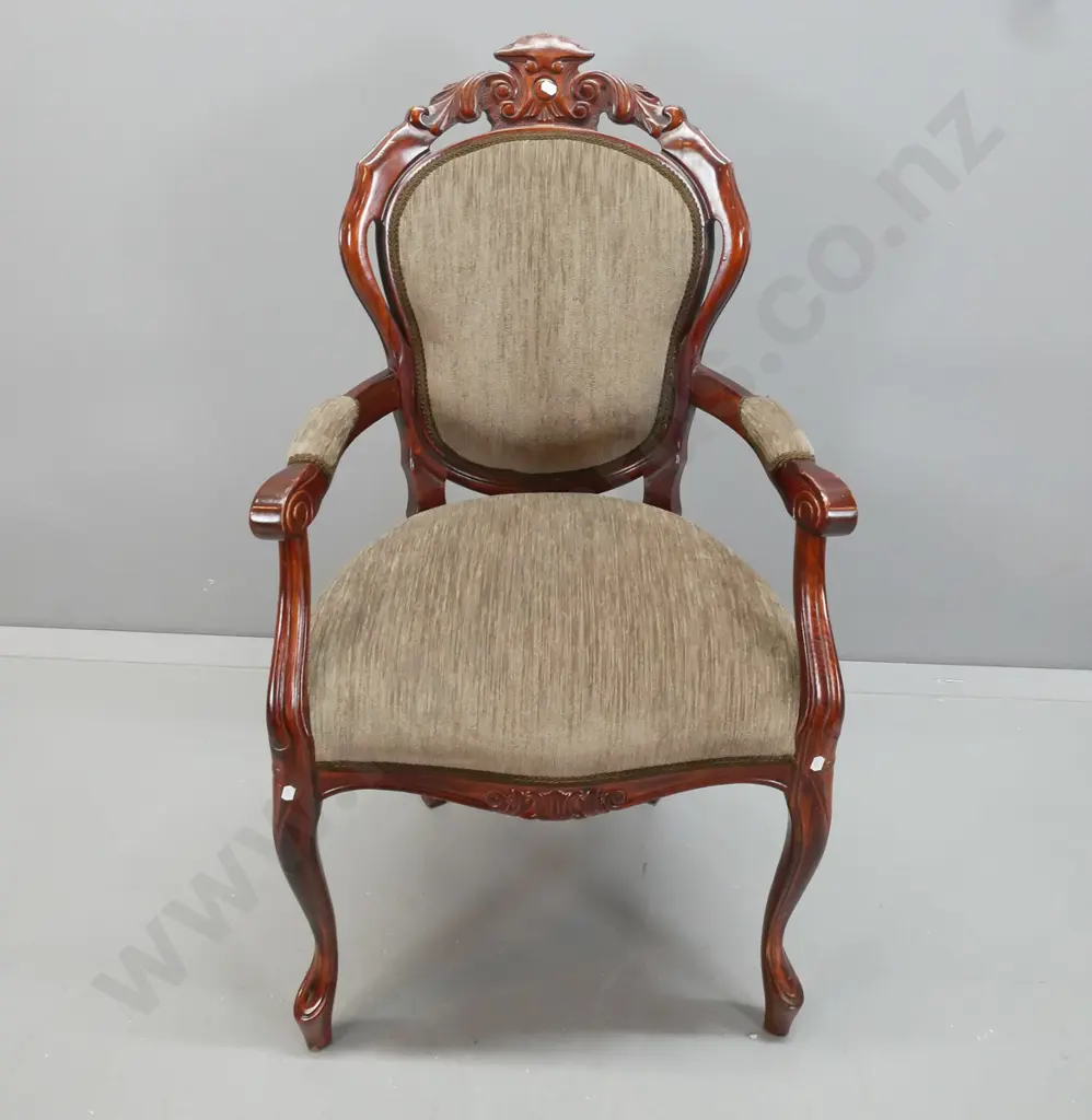 reproduction Italian style serpentine-shaped dining table - walnut veneer w/inlaid floral banding and centre trophy on Image 1++