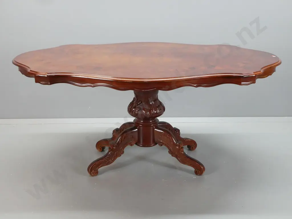 reproduction Italian style serpentine-shaped dining table - walnut veneer w/inlaid floral banding and centre trophy on Image 1++