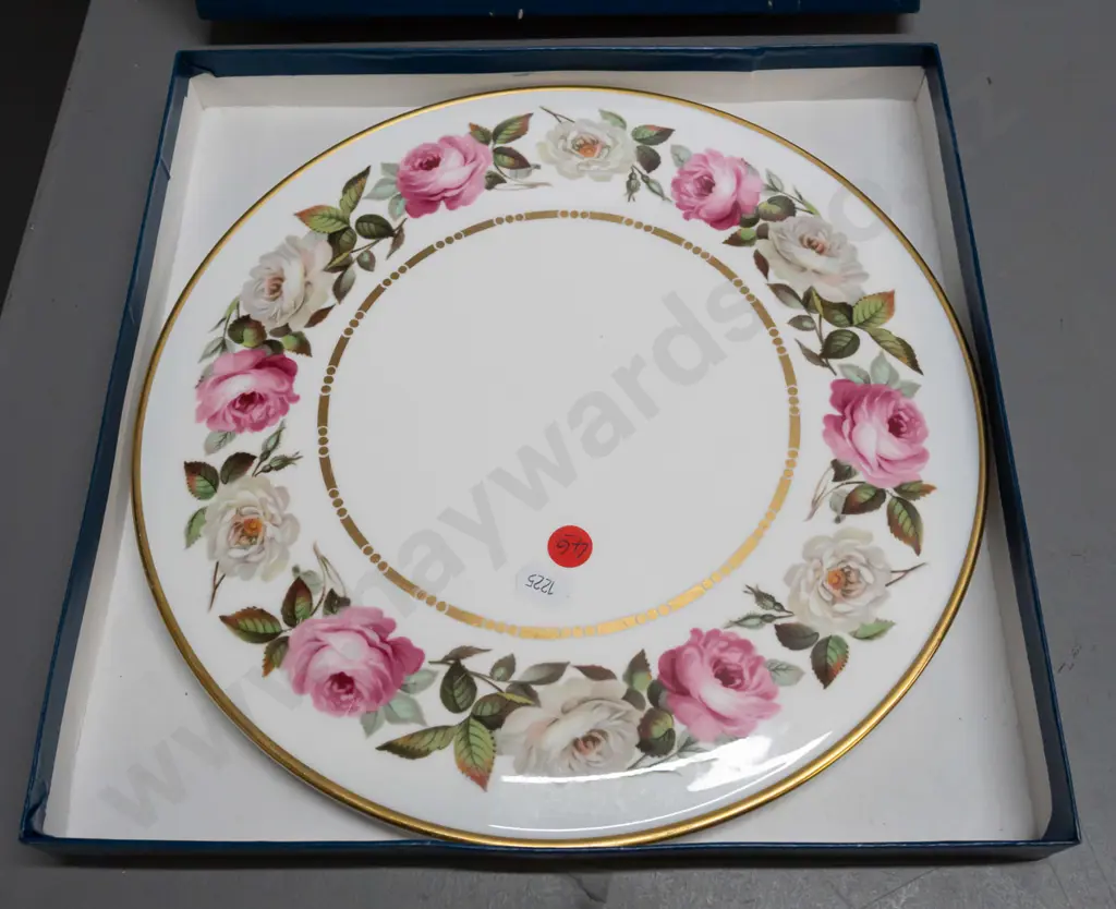 Royal Worcester Royal Garden cake plate with footed rim & original box D-280 Image 1++