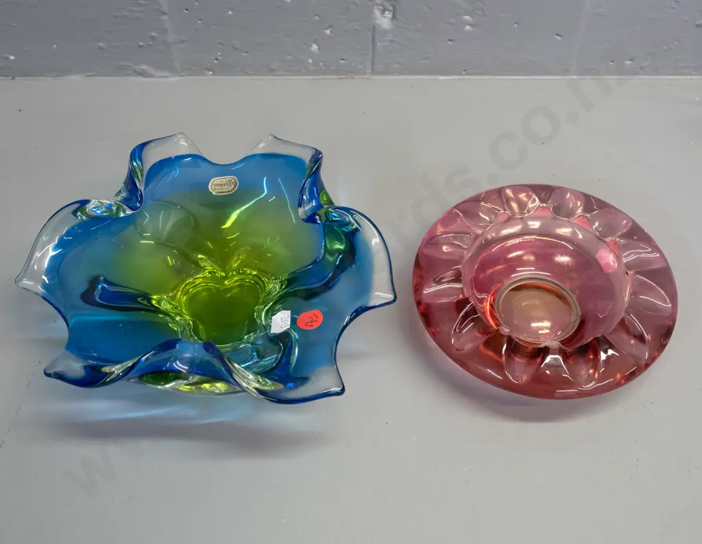 2 heavy art glass pieces - Bohemian petal shaped bowl blue, green & clear H-90 D-210 and cranberry coloured ashtray Image 1++
