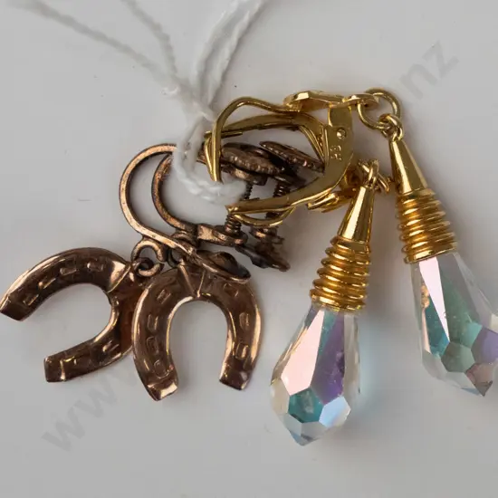 2 pairs of 9ct rolled gold earrings - [horse shoe screw on]