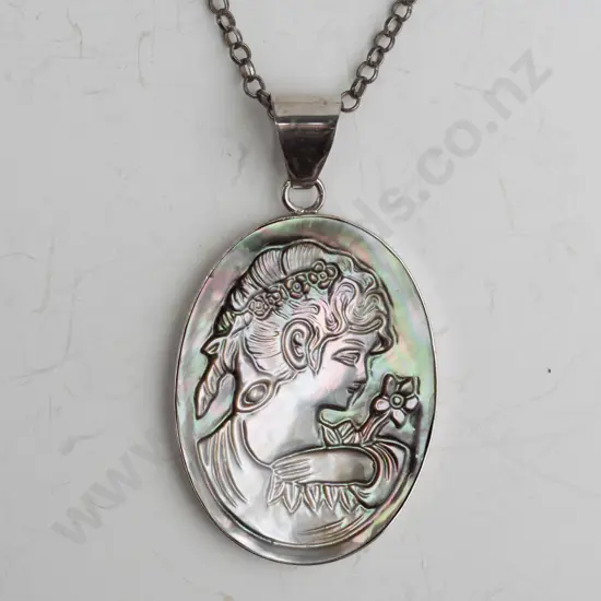silver cameo style pendant chain stamped 925