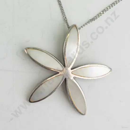 large silver flower necklace stamped 925