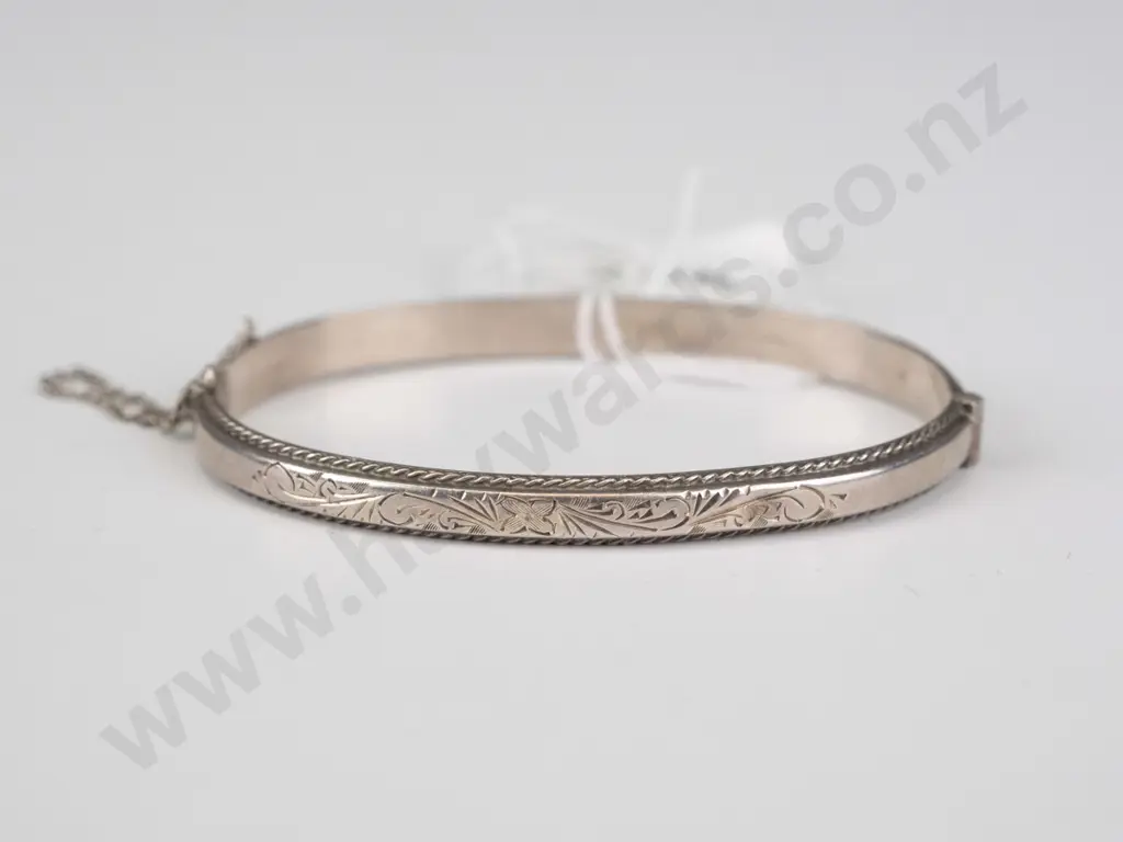 silver bangle with half engraved & with safety chain stamped stg sil 9gm Image 1++