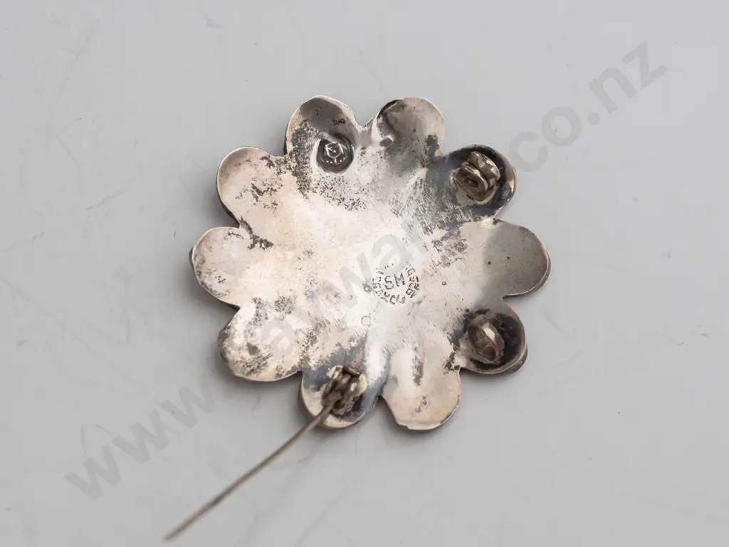 silver flower  pendant / brooch stamped 925 Image 1++