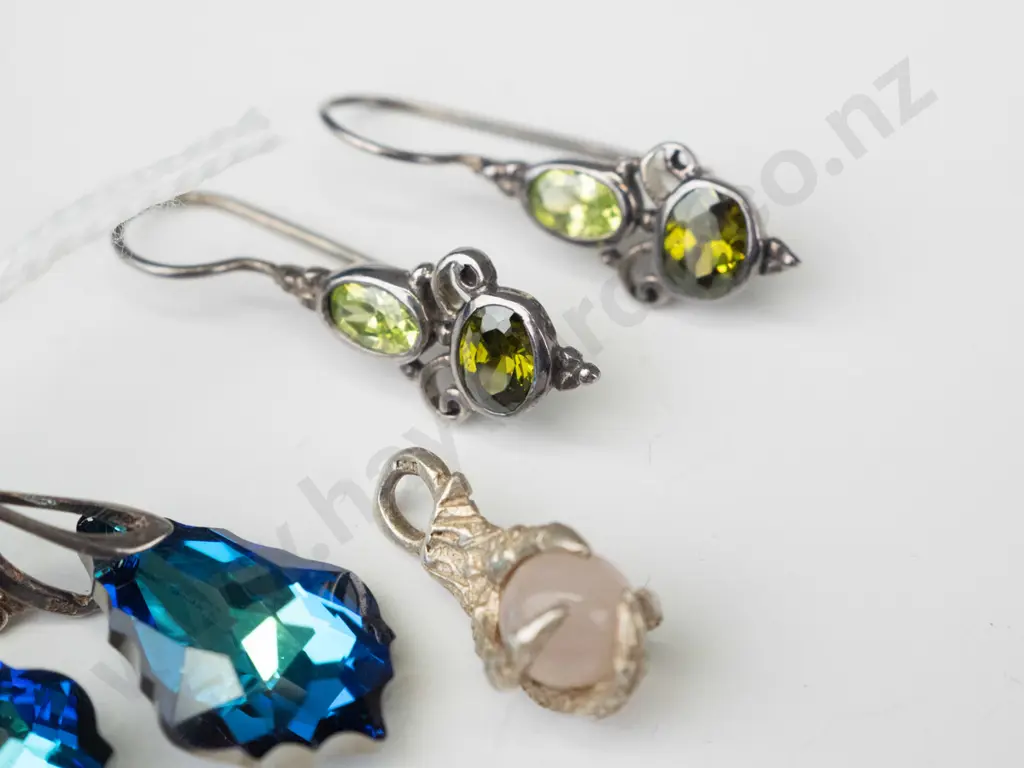 2 pairs of silver earrings stamped 925 & pendant no chain Image 1++