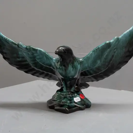 Blue Mountain pottery eagle with spread wings figurine H-210 Wingspan 360