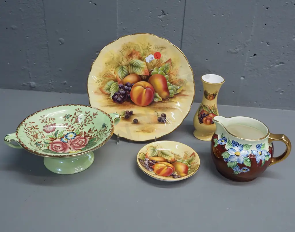 Maling small green comport and thumbprint jug and 3 pieces of Aynsley Orchard Gold - plate D-210, pin dish & bud vase Image 1++