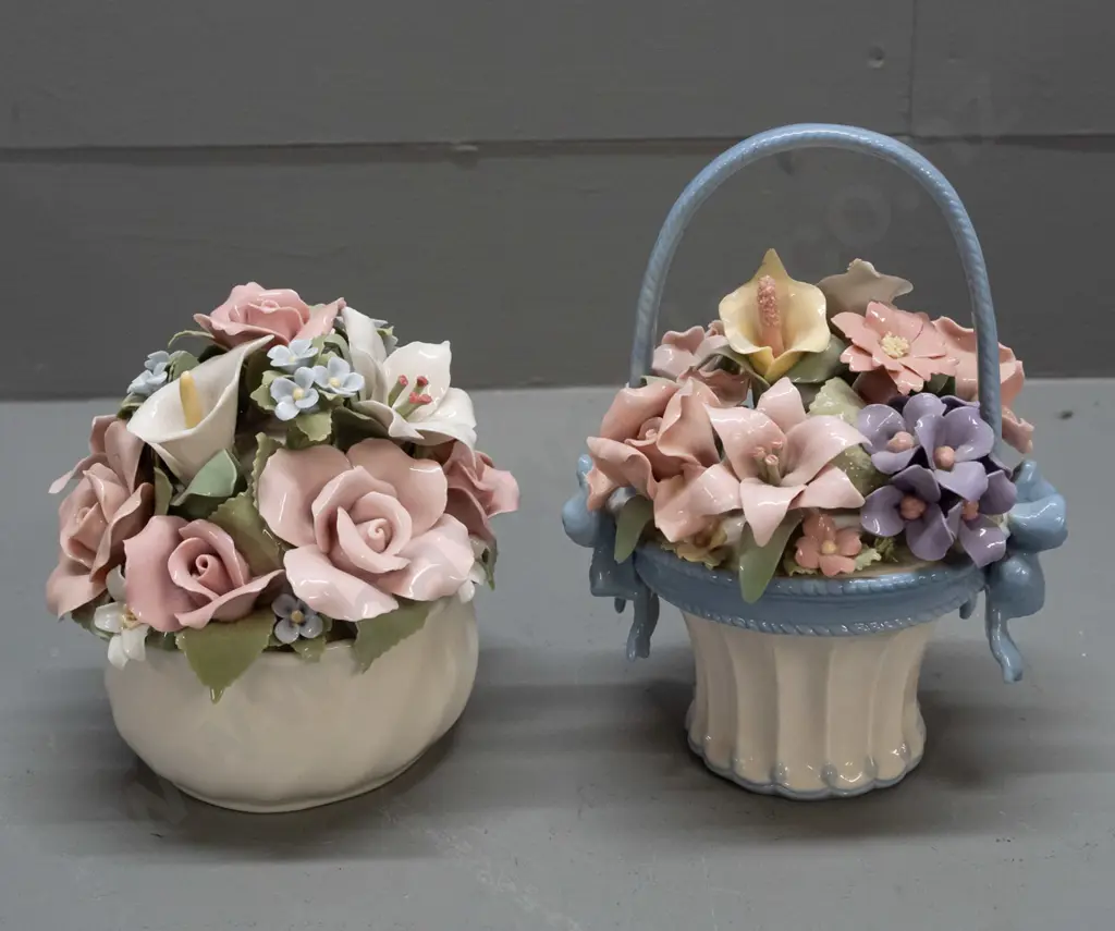 3 "Cosmos" porcelain ornaments with fine floral detail - figure H-290 and 2 flower baskets Image 1++