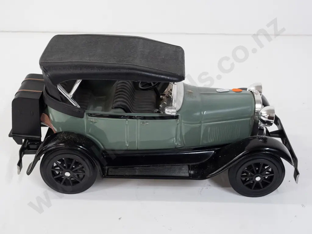 Jim Beam automotive decanter - 1929 Ford Model A Phaeton, partial contents L-345 Image 1++