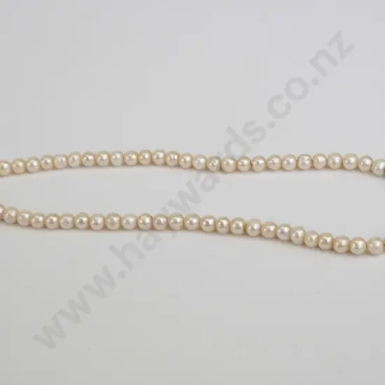 single strand Tamaya pearl necklace
