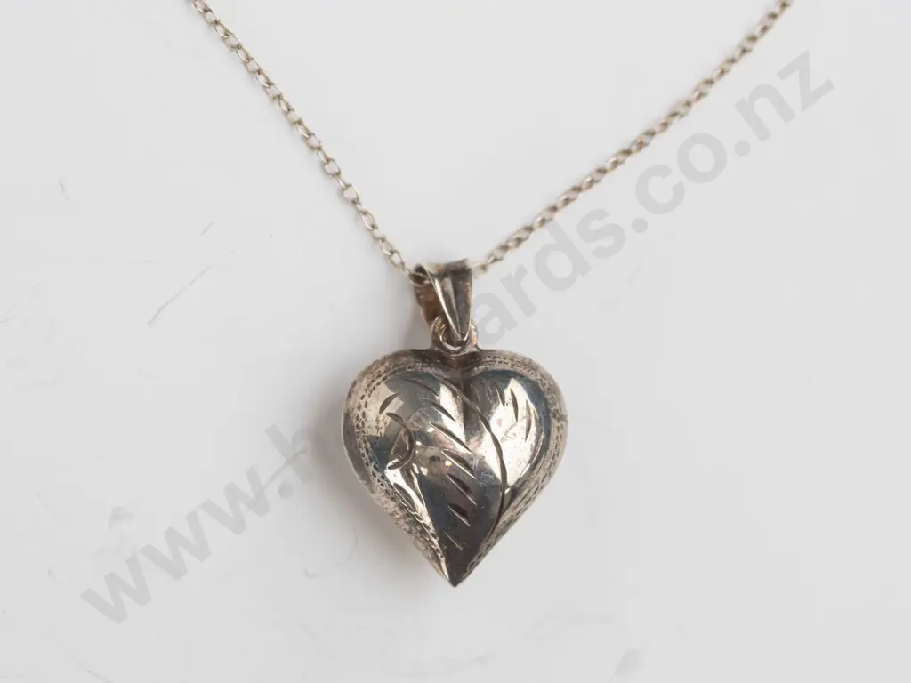 silver heart necklace chain stamped 925 Image 1++