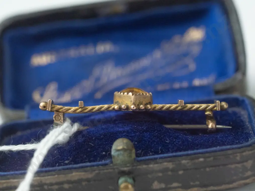 bar brooch with heart citrine double row twisted rope bar in box 2.5gms Image 1++