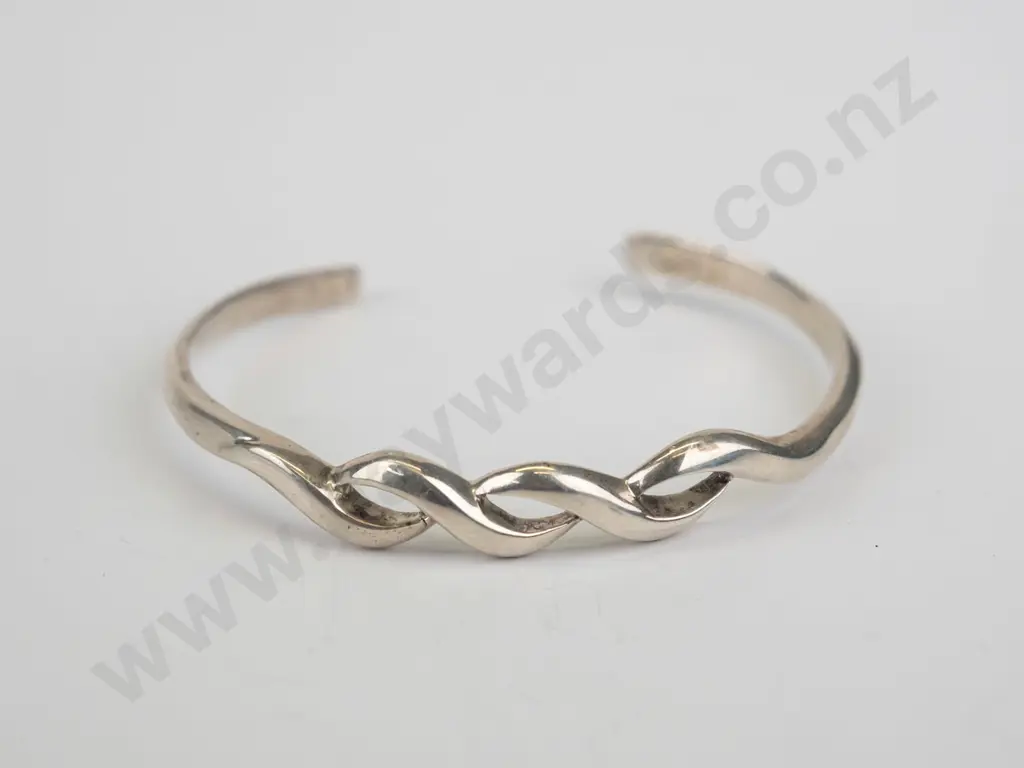 silver bangle stamped 925 16gm Image 1++
