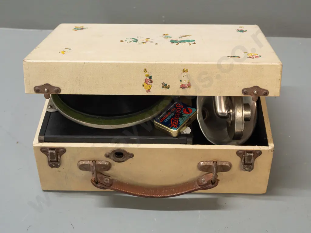 vintage Pixie Grippa / Perophone child's gramophone with 3 tins of needles, 3 records - winds up and goes, horn fitting Image 1++