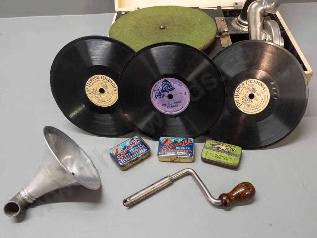 vintage Pixie Grippa / Perophone child's gramophone with 3 tins of needles, 3 records - winds up and goes, horn fitting Image 1++