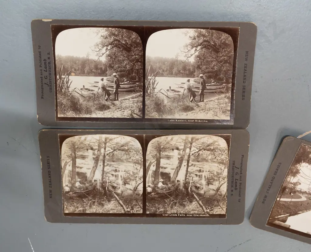 vintage stereoscope marked Underwood & Underwood New York and box of stereo view cards including New Zealand scenes Image 1++