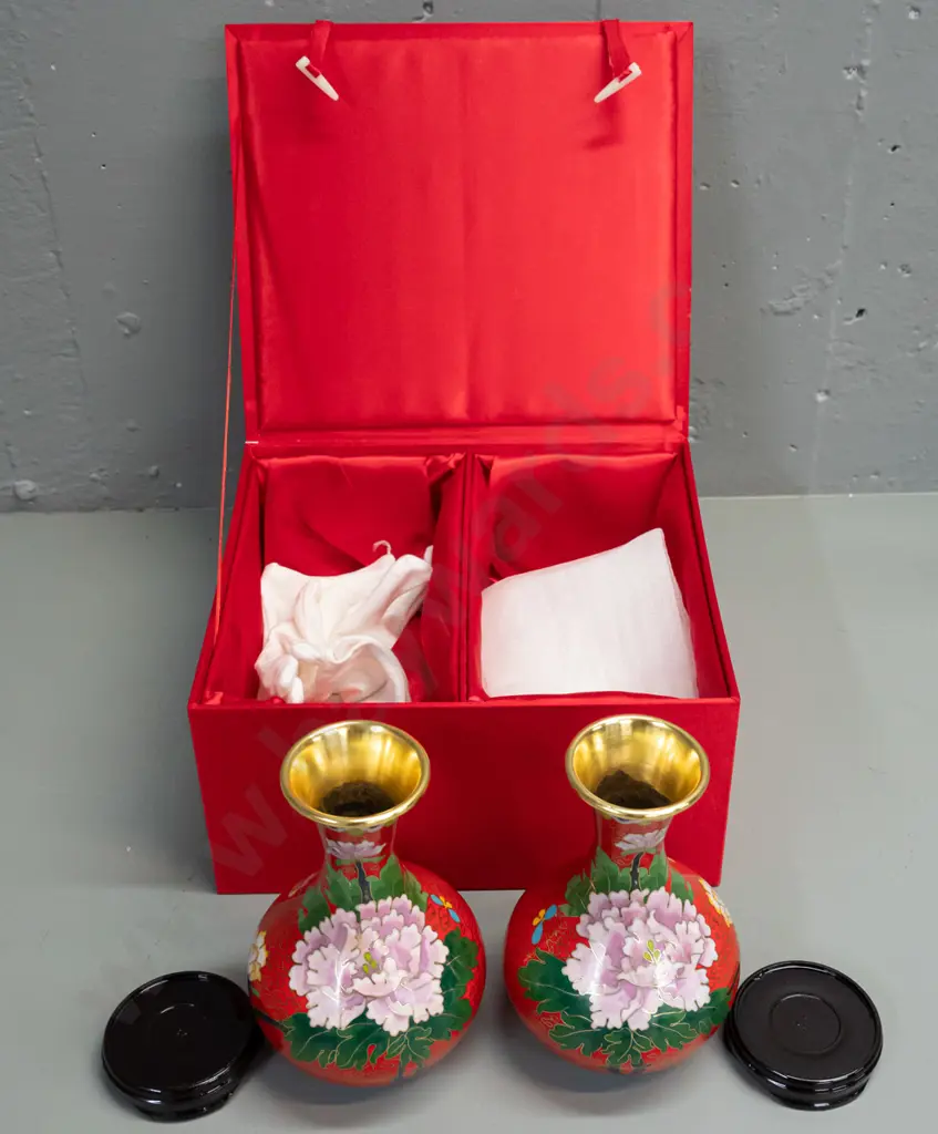 pair of Chinese cloisonne vases in fitted presentation box with moulded plastic stands and a pair of white cotton gloves Image 1++