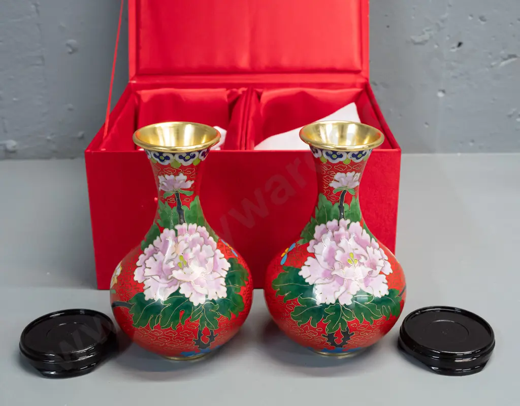 pair of Chinese cloisonne vases in fitted presentation box with moulded plastic stands and a pair of white cotton gloves Image 1++