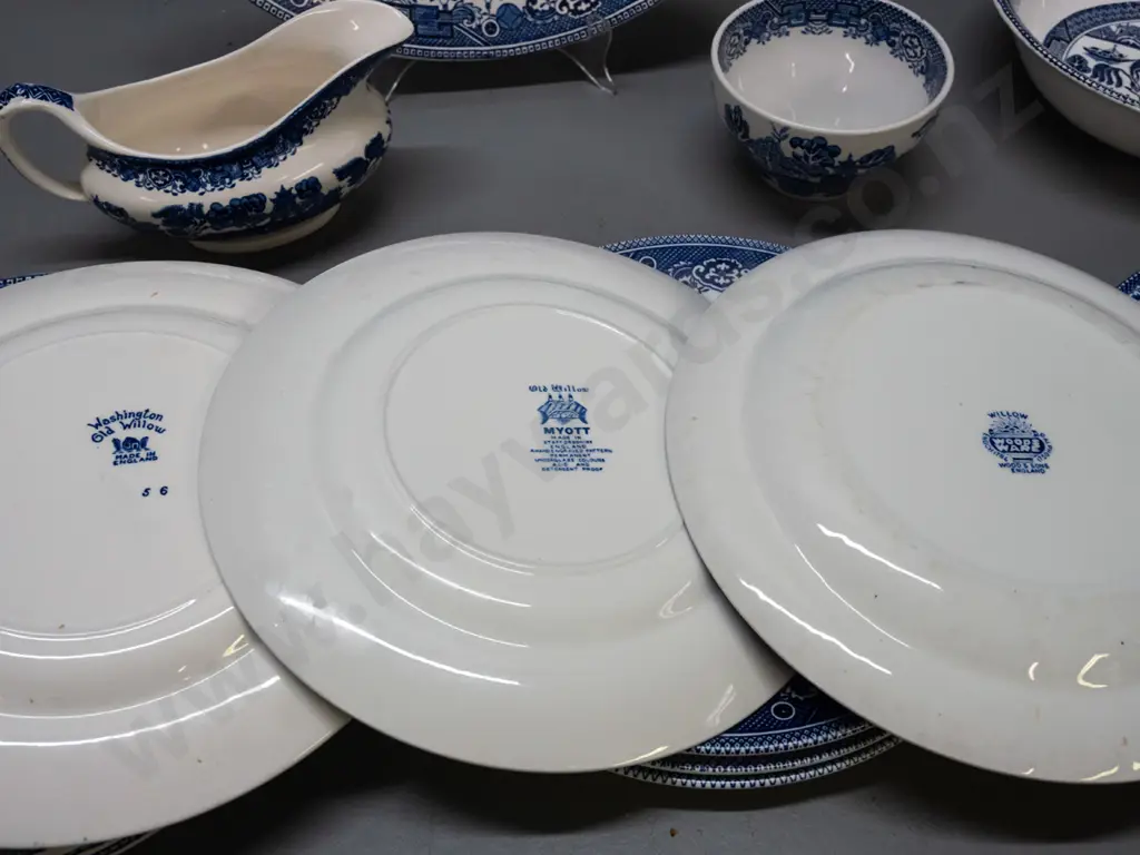 vintage blue & white willow dinnerware from 3 makers - mainly Washington Old Willow and Myott, one Woods bowl Image 1++