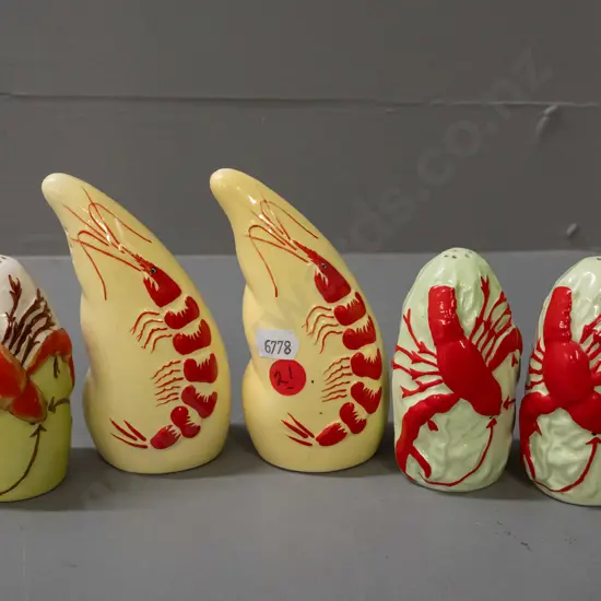 5 English lobster themed salts / peppers - tallest is H-110