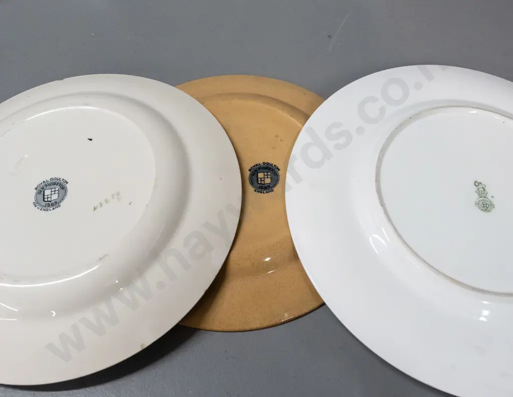 3 Royal Doulton Old Moreton display plates, varied colour styles, largest is D-260 Image 1++