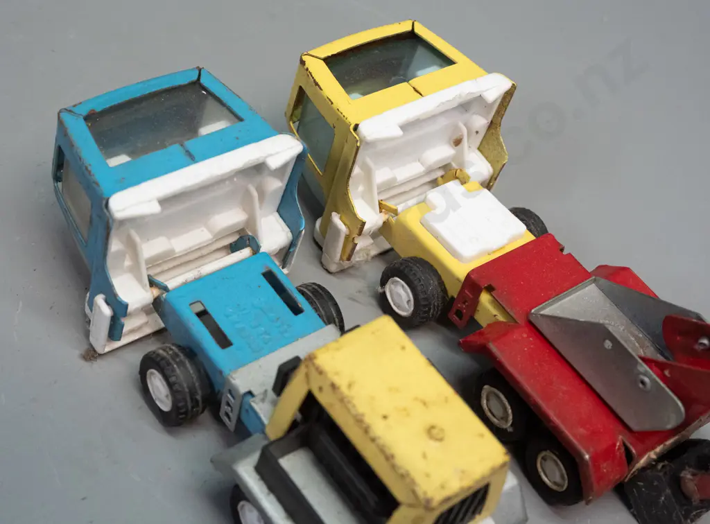 vintage steel toy vehicles - Tonka Jeep tipping concrete mixer with geared tank, and 2 Triang: digger with extending arm Image 1++
