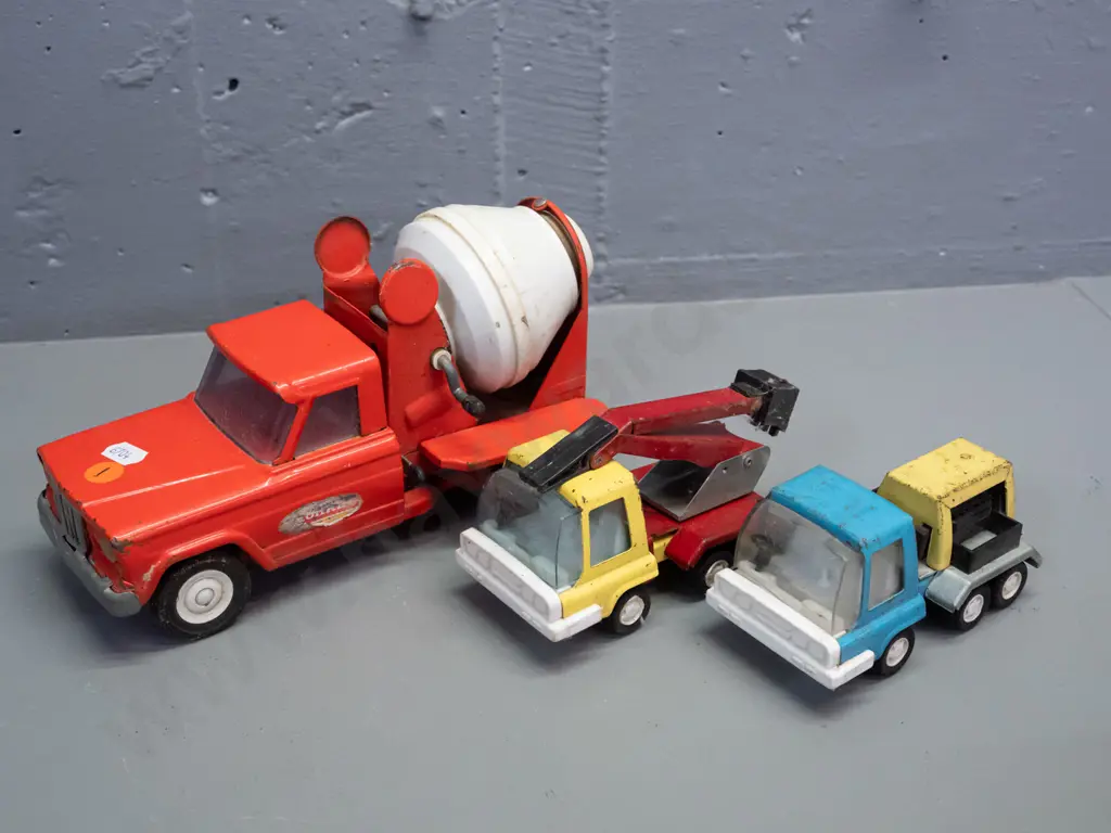 vintage steel toy vehicles - Tonka Jeep tipping concrete mixer with geared tank, and 2 Triang: digger with extending arm Image 1++