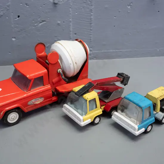 vintage steel toy vehicles - Tonka Jeep tipping concrete mixer with geared tank, and 2 Triang: digger with extending arm