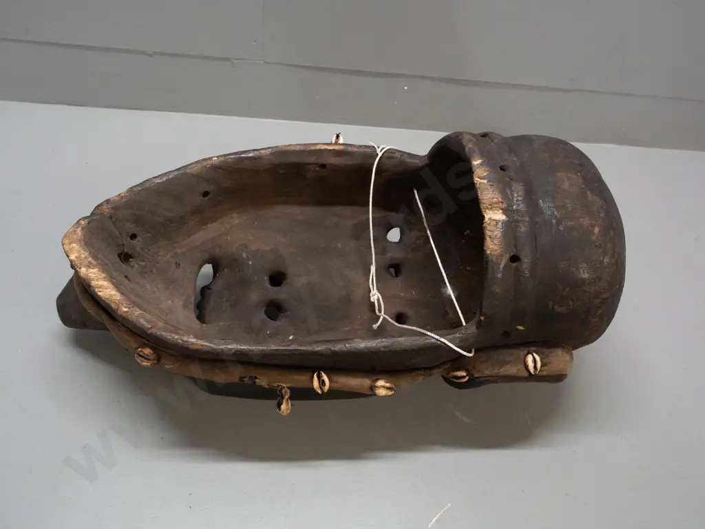 African large carved timber mask with textile and shell decoration - Gongoli / Sierra Leone - some missing shells & Image 1++