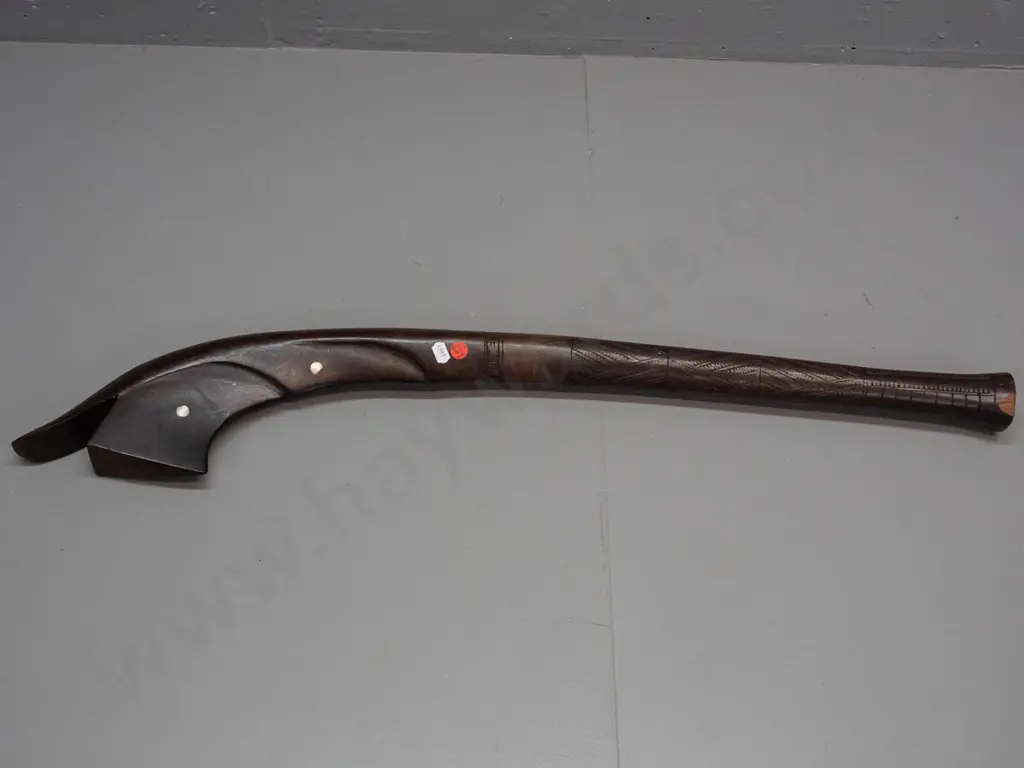 early to mid 20th century carved wood Fijian war club with mother of pearl inlay decoration - some chips L-800 Image 1++