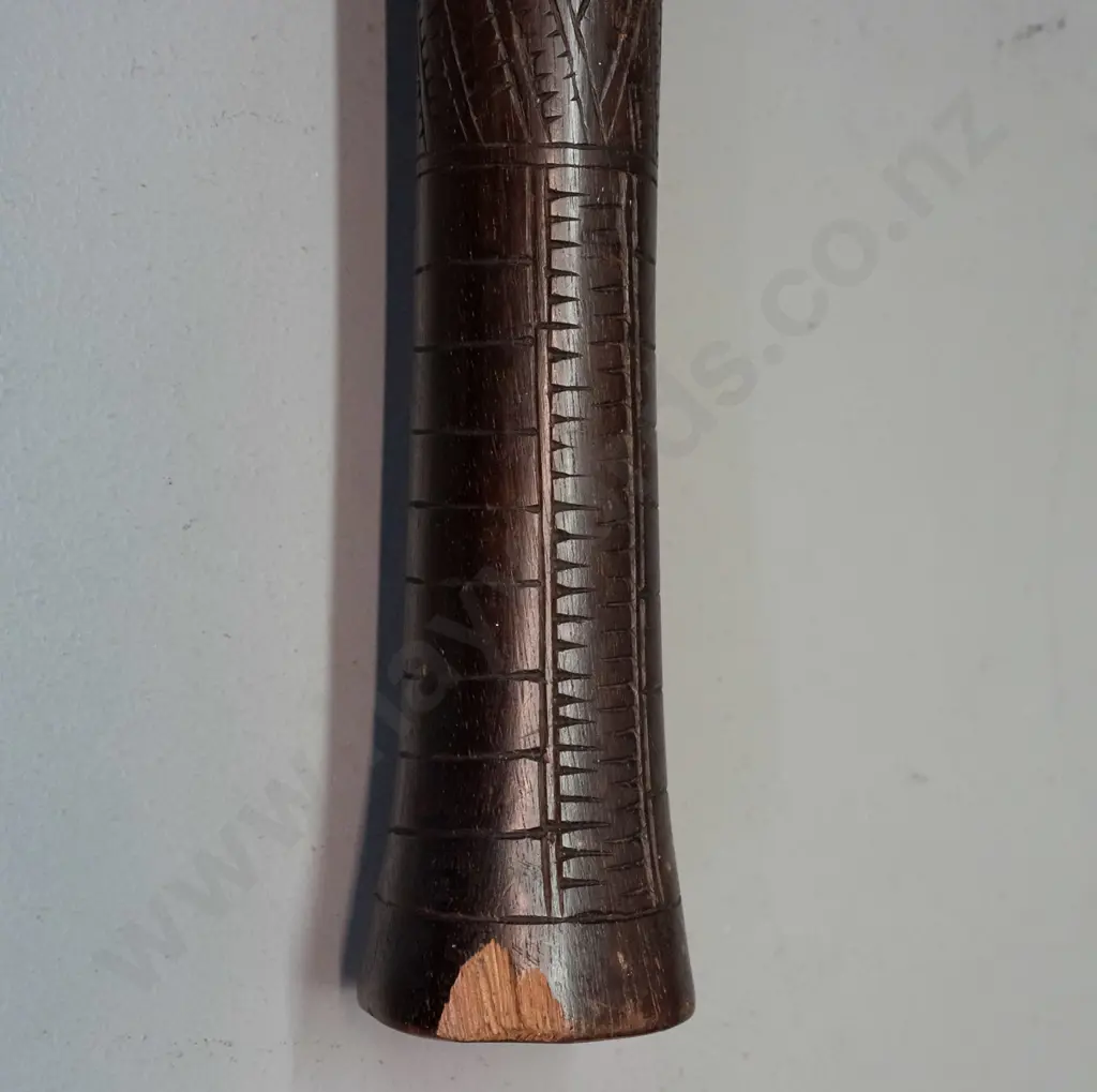 early to mid 20th century carved wood Fijian war club with mother of pearl inlay decoration - some chips L-800 Image 1++