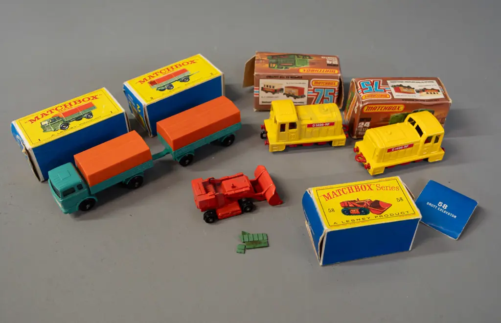 5 Matchbox vehicles with original boxes - New Model 1 & 2 Mercedes truck and trailer, 2 diesel shunters and a Drott Image 1++