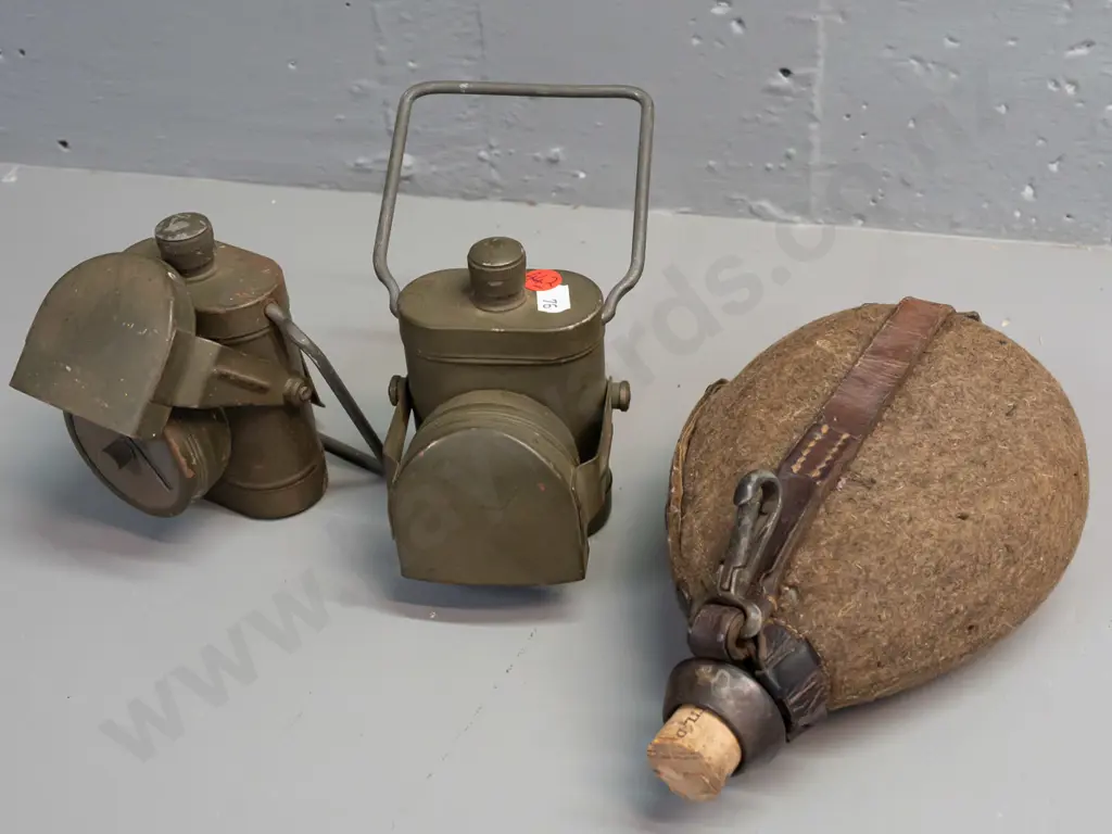 WW1-era German water bottle / canteen with felt cover, leather strap, replacement cork, and 2 battery powered military Image 1++