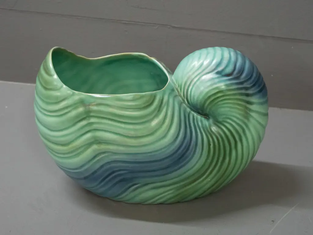 vintage Shorter & Sons green-blue nautilus shell vase H-160 L-240 Image 1++