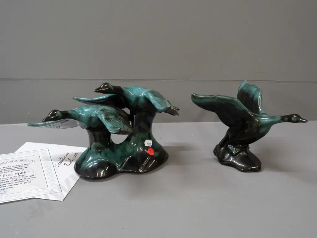 Blue Mountain pottery ltd. edition Romar series figurine with certificate: "Free Spirit" flying geese pair plus one Image 1++