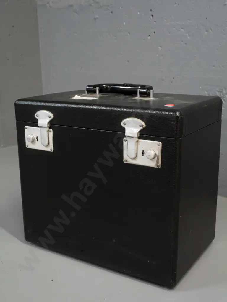 Singer 221K1 portable electric sewing machine in very good condition, in fitted hard case with pedal, manuals, box of Image 1++