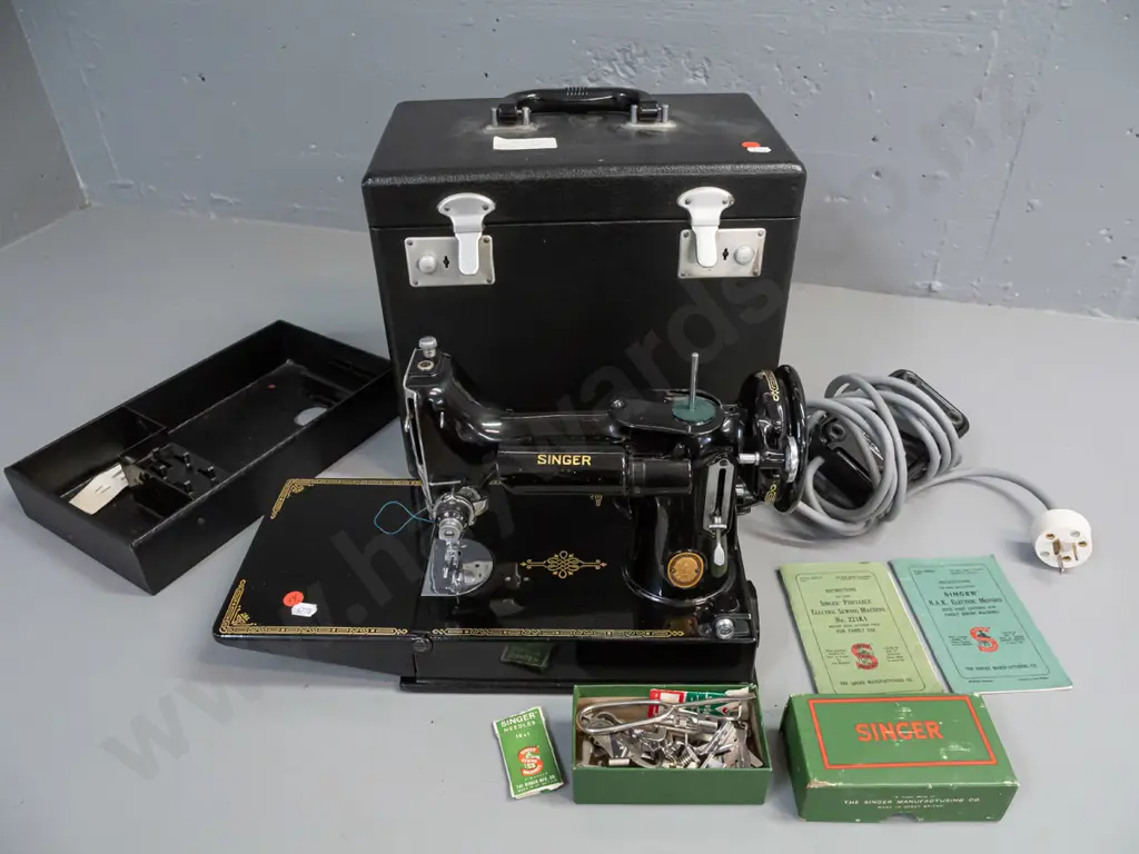 Singer 221K1 portable electric sewing machine in very good condition, in fitted hard case with pedal, manuals, box of Image 1++