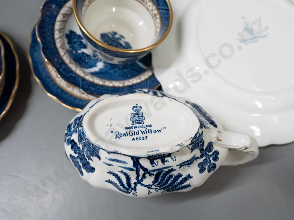 Booth's Real Old Willow gilt edged table ware - ashett, 8 dinner and 8 side plates, 8 bowls, 8 trios, large jug and Image 1++
