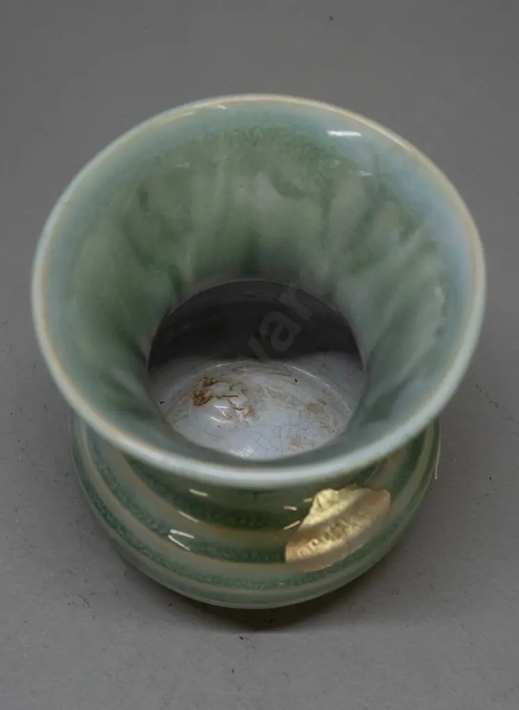 vintage Crown Lynn vase with worn sticker - shape number 82, with fraction mark on base - hairline crack at top rim, Image 1++