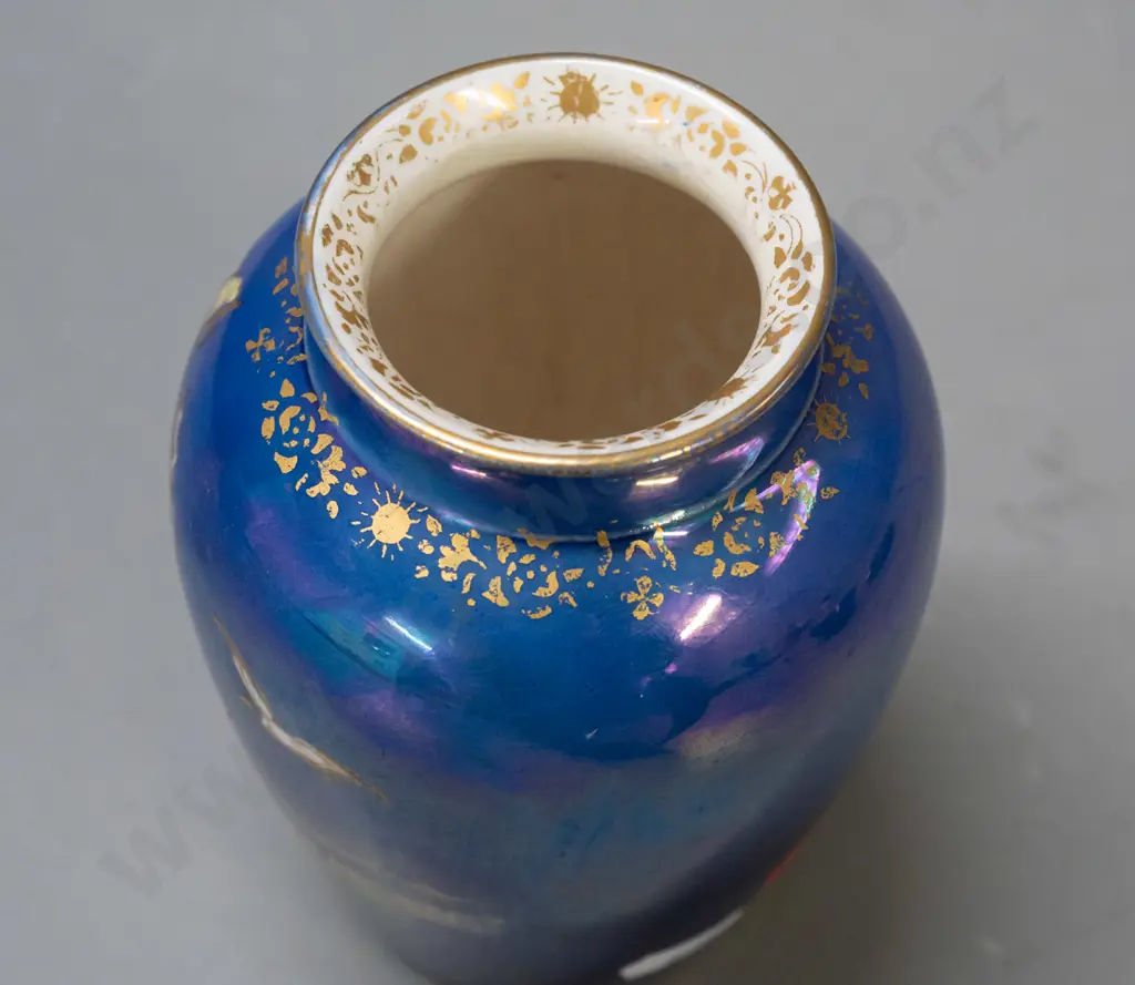 small Crown Devon Fielding gilt and lustre vase with galleon ship scene - some staining inside H-135 Image 1++