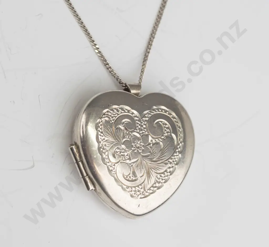 silver heart locket all stamped 925 Image 1++