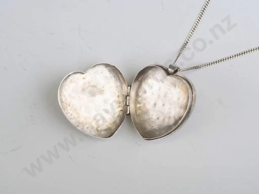 silver heart locket all stamped 925 Image 1++