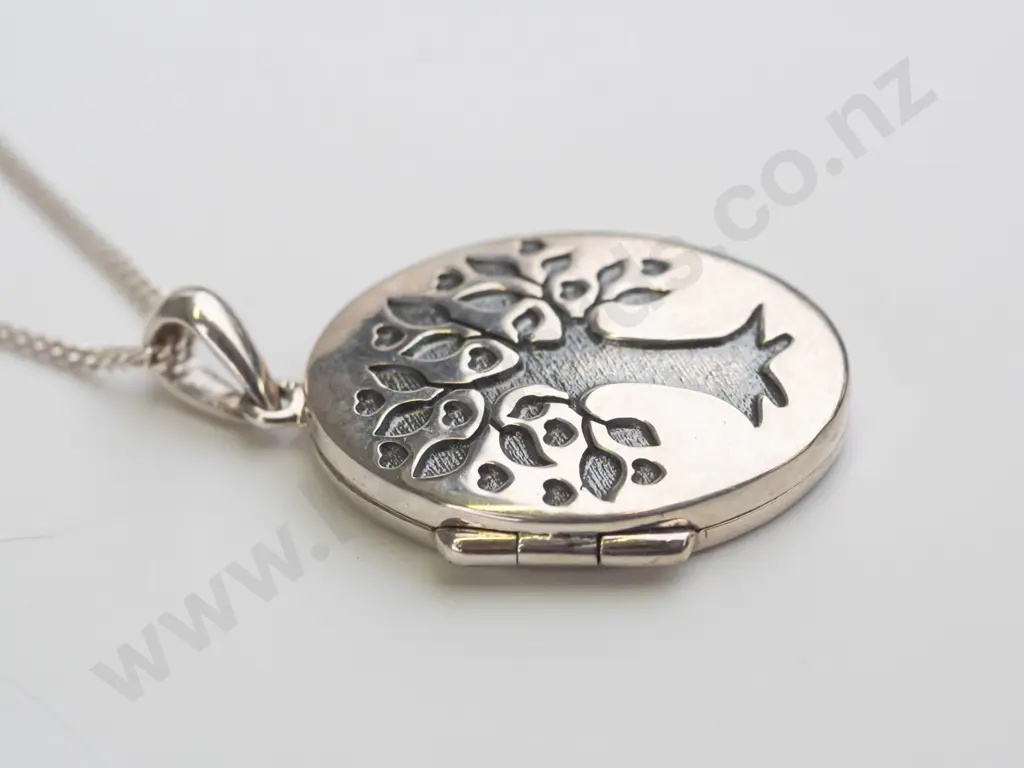 sterling silver tree themed locket and chain Image 1++
