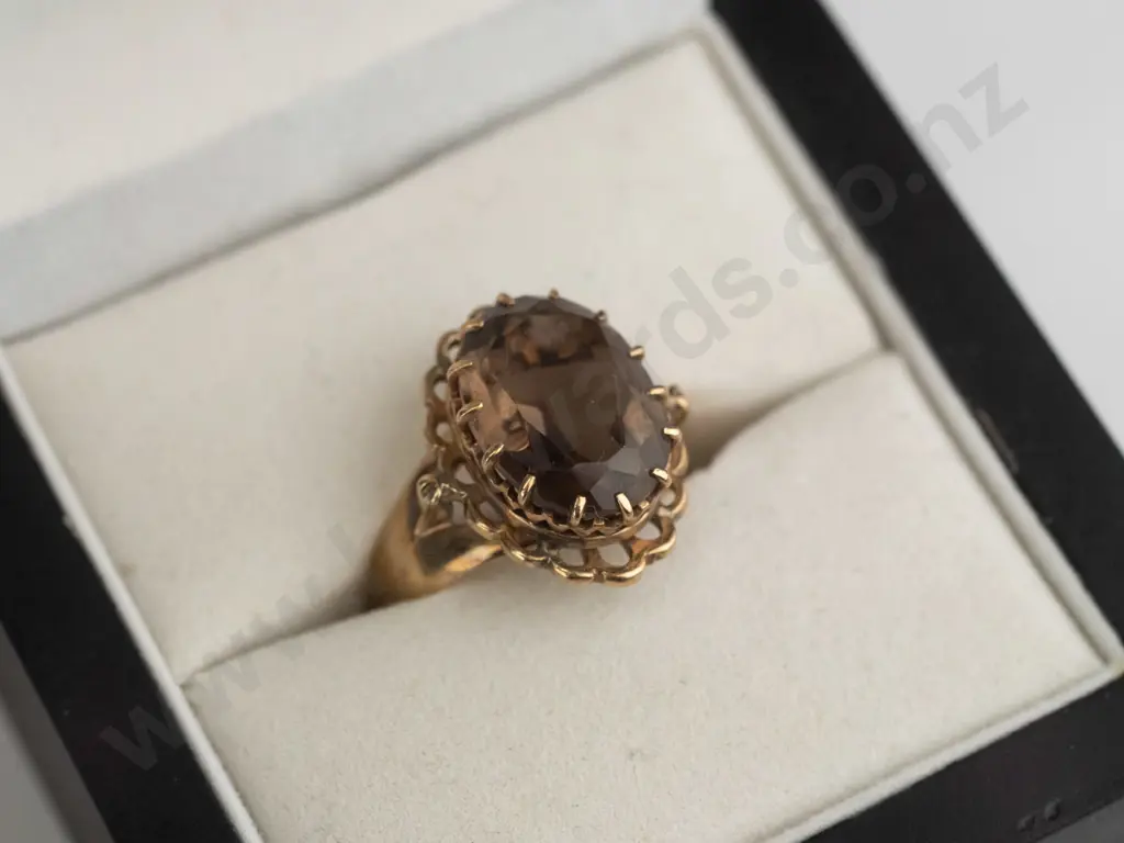 9ct smokey quartz ring 4.5gm Size M Image 1++