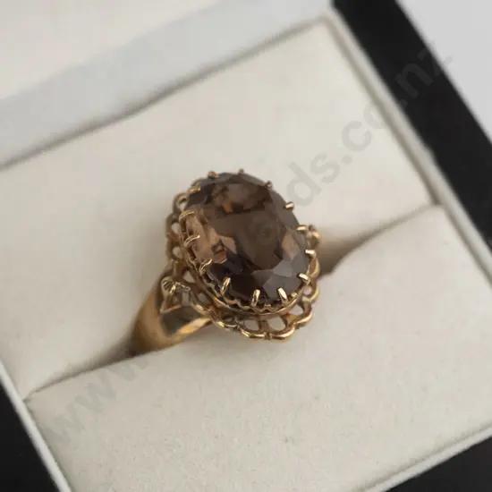 9ct smokey quartz ring 4.5gm Size M