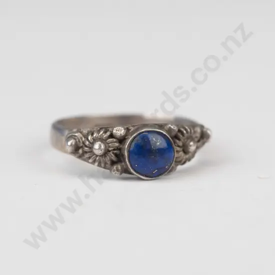 silver ring stamped 925 Size M