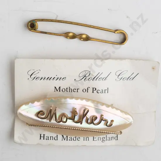 mother of pearl brooch with 'Mother' & bar brooch no marks