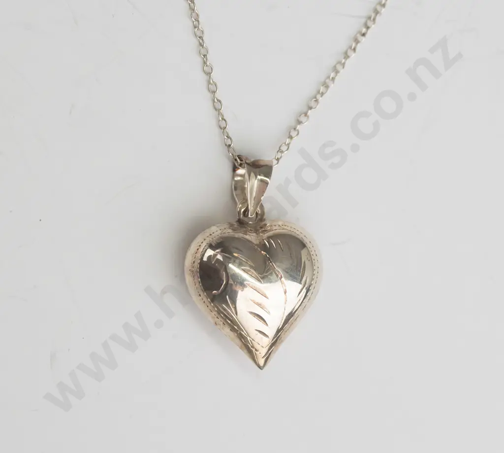 sterling silver heart pendant and chain Image 1++