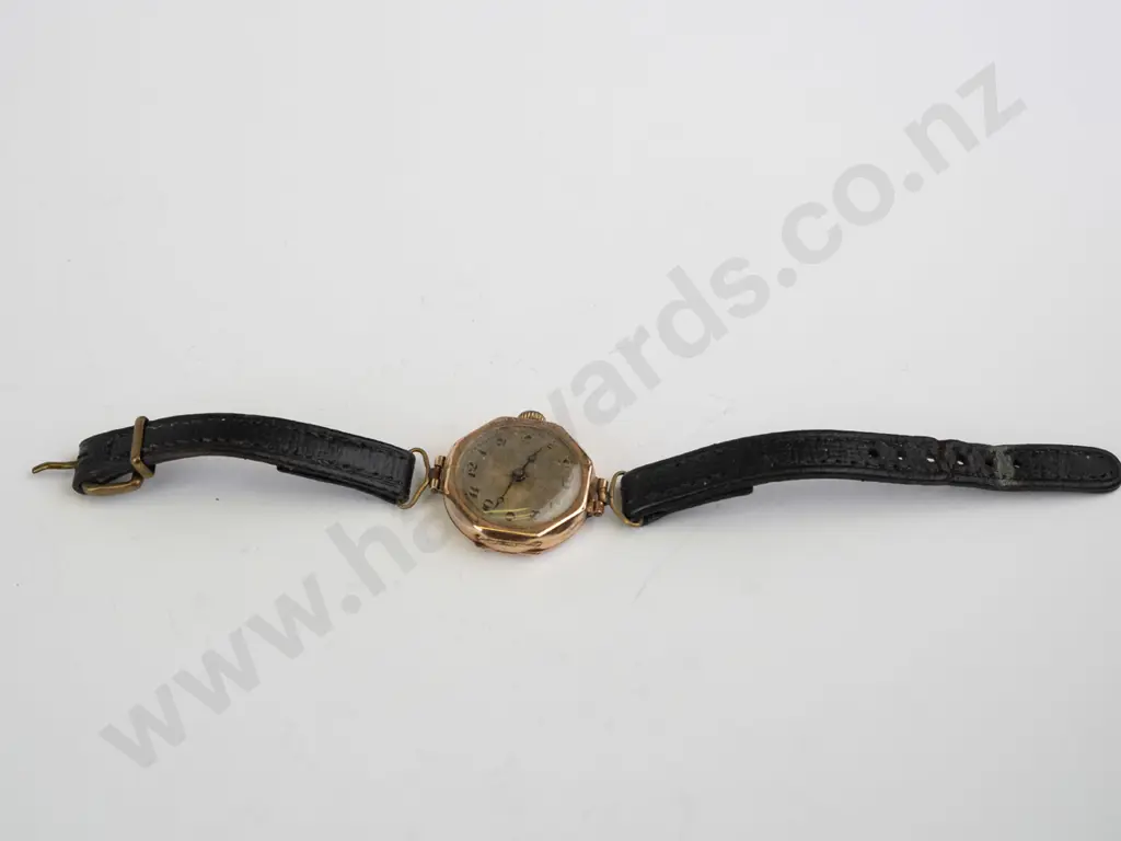 ladies 9ct watch with leather strap Image 1++